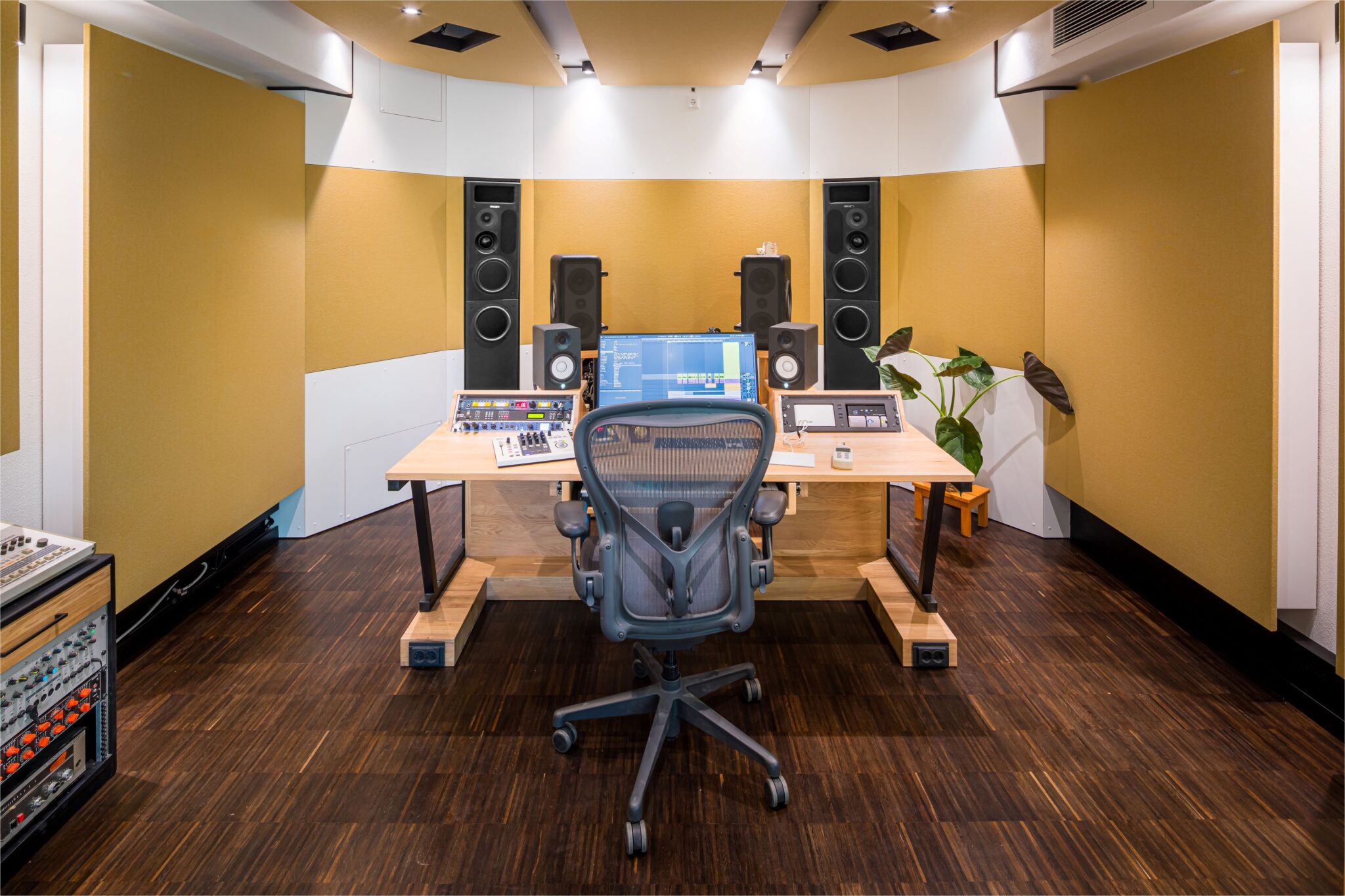 Acclaimed Mixer Robin Hunt Chooses PMC Monitors For His New Studio ...